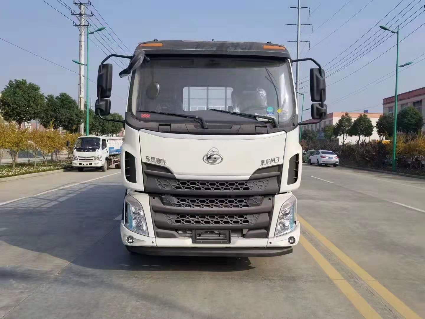 柳汽乘龍6.8米貨廂氣瓶運(yùn)輸車 柳汽乘龍6.8米貨廂氣瓶運(yùn)輸車
